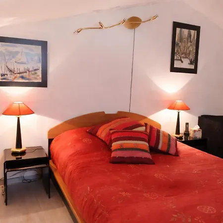 Bleu Comme Un Jardin - Private Swimming Pool & Jacuzzi Apartment