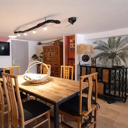 Bleu Comme Un Jardin - Private Swimming Pool & Jacuzzi Apartment