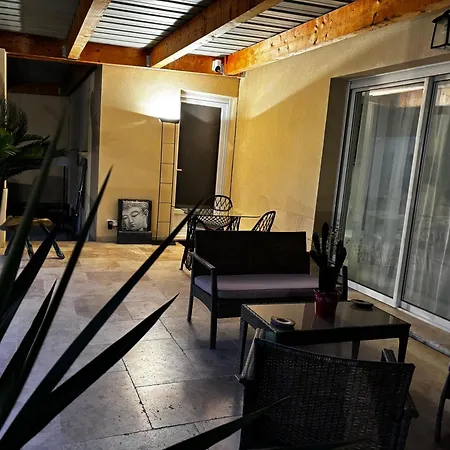 Bleu Comme Un Jardin - Private Swimming Pool & Jacuzzi Apartment Les Mees