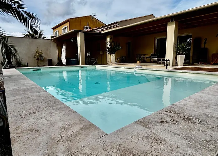 Bleu Comme Un Jardin - Private Swimming Pool & Jacuzzi Apartment