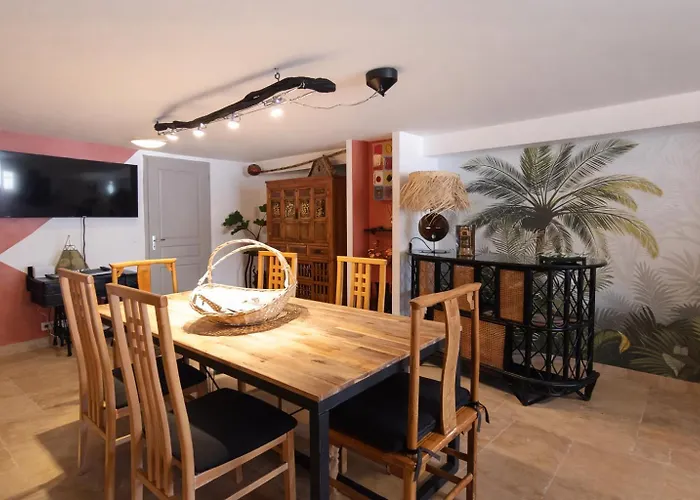 Bleu Comme Un Jardin - Private Swimming Pool & Jacuzzi Apartment