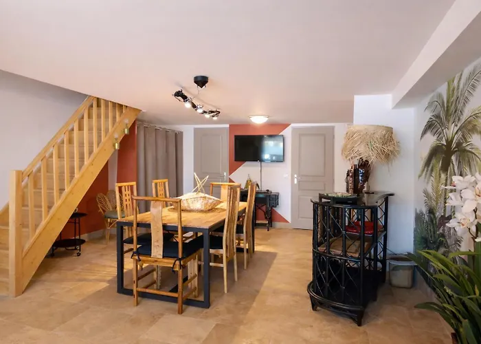 Bleu Comme Un Jardin - Private Swimming Pool & Jacuzzi Apartment Les Mees