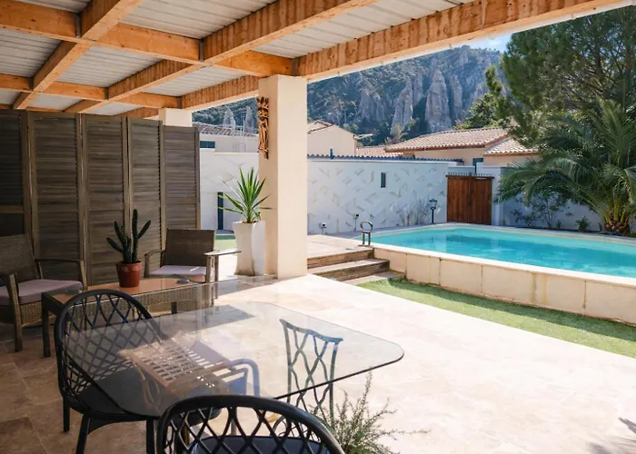 Bleu Comme Un Jardin - Private Swimming Pool & Jacuzzi Apartment Les Mees